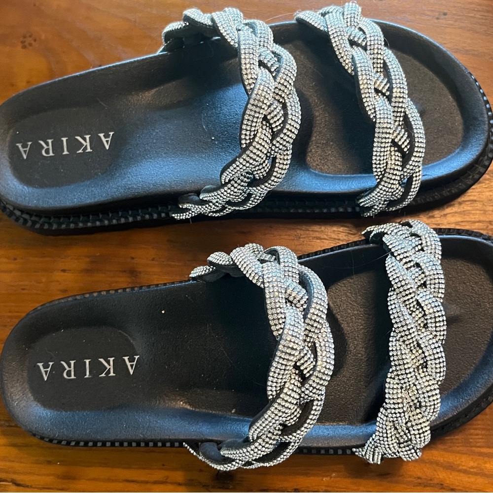 Akira size 7, chunky sandal